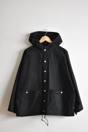 「Mountain Equipment」utility over parka blk (women)